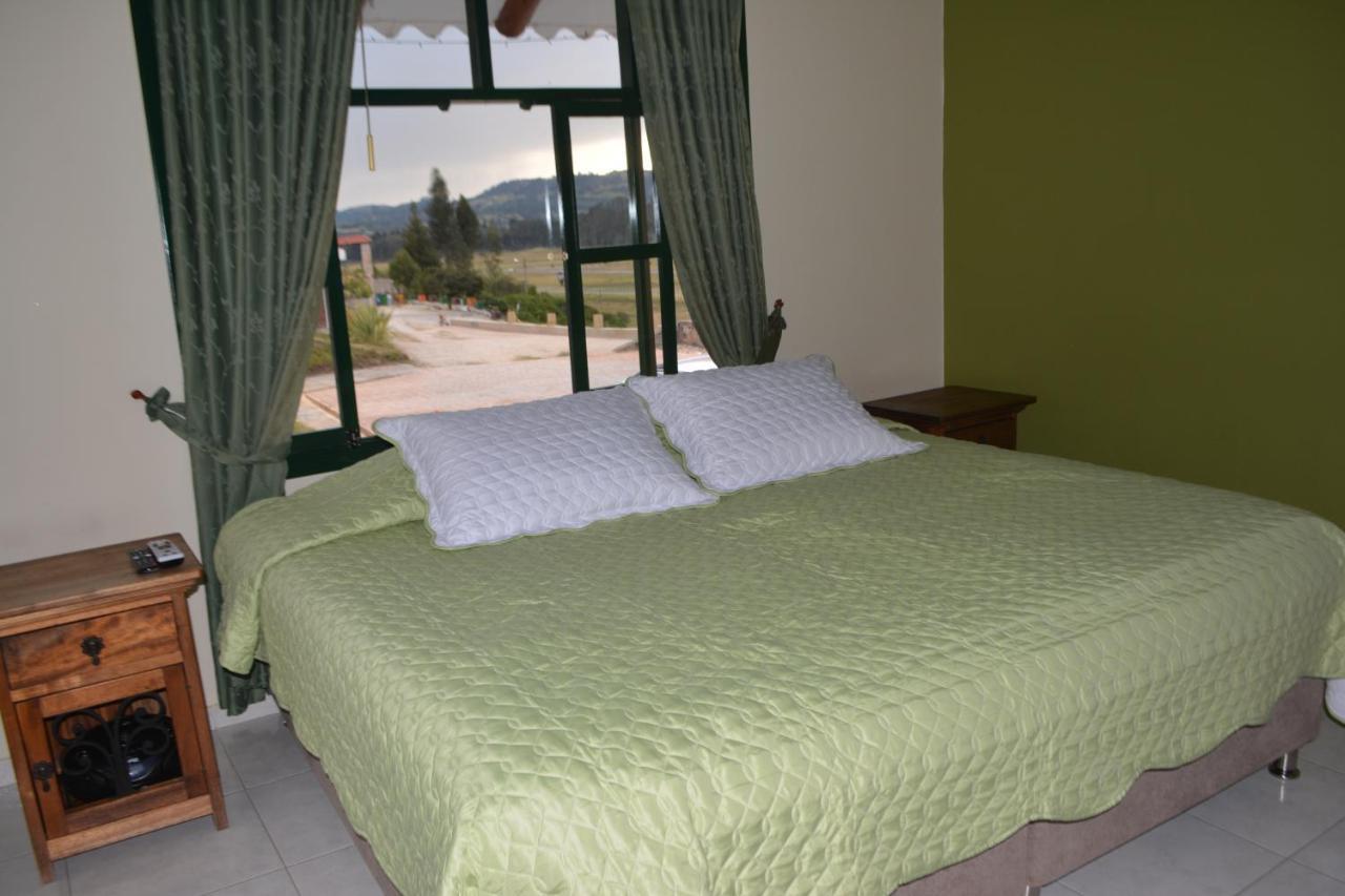 Hotel Cabanas San Cayetano Paipa Exterior photo